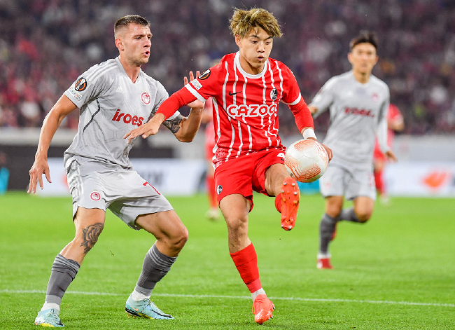 开云体育在线-弗赖堡球员训练备战接下来的比赛