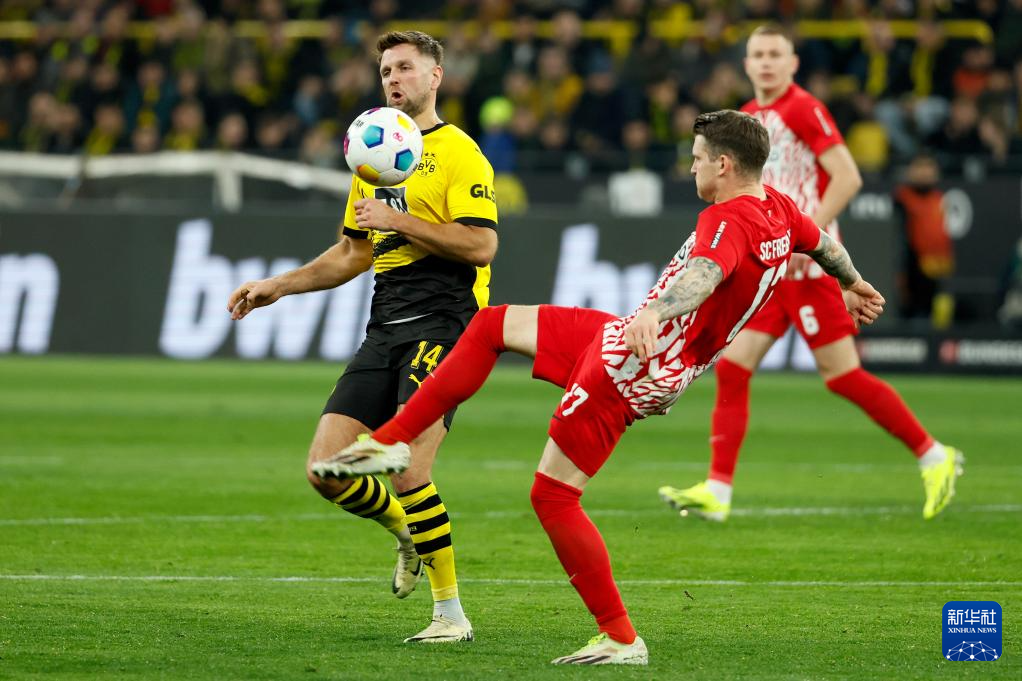 弗赖堡球员训练备战接下来的比赛