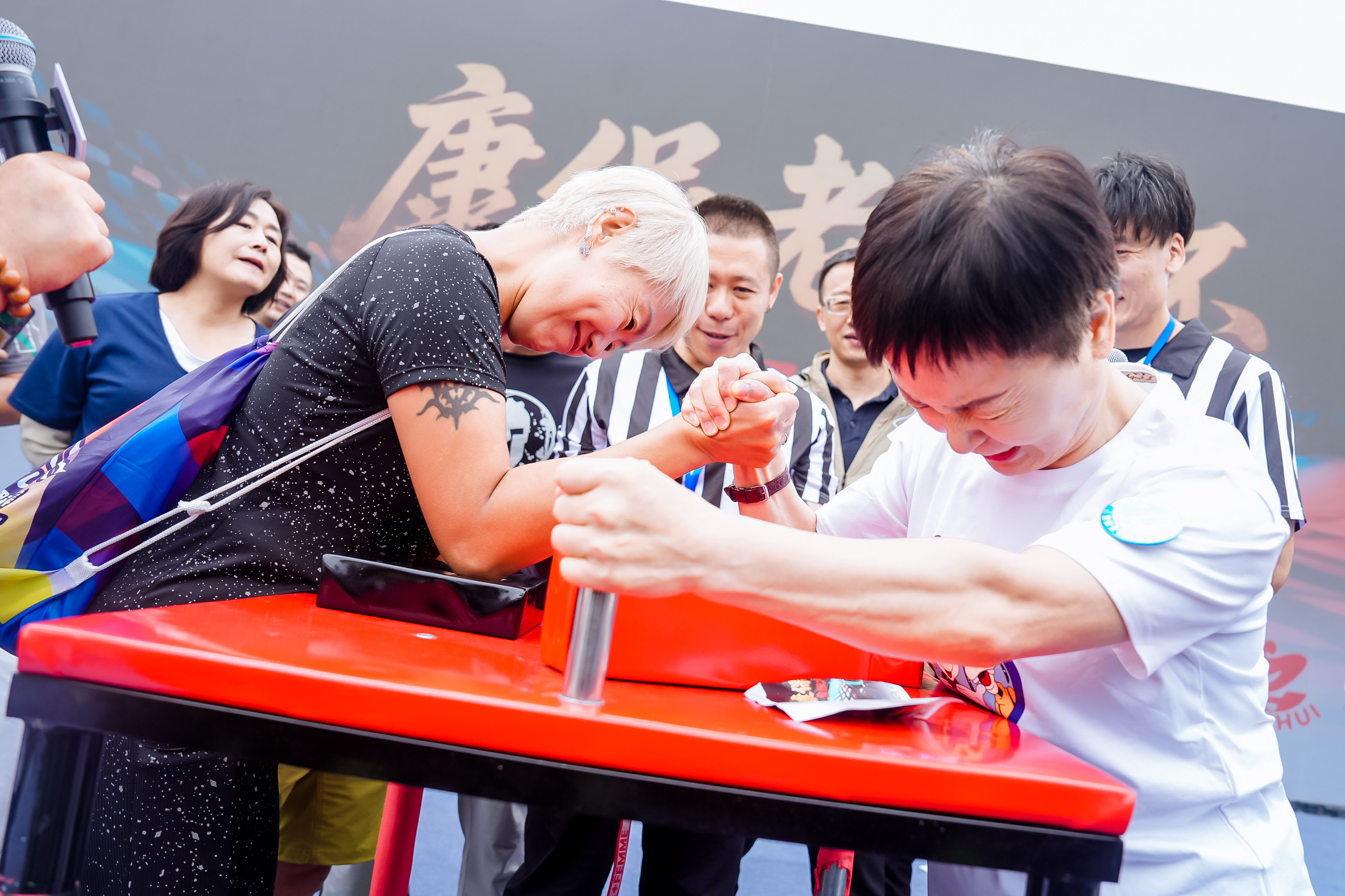 开云平台-热身赛结束，正式比赛拉开帷幕！