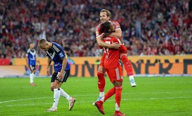 红军主场力克阿贾克斯，晋级欧冠强