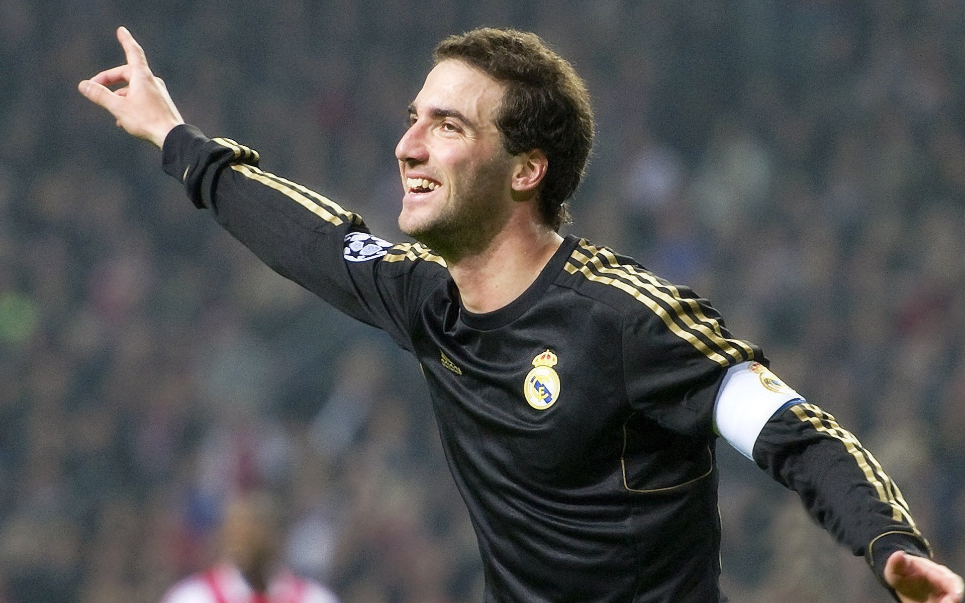 从悉尼到迈阿密，萨卡的跨洲征途与澳大利亚的洪都拉斯时刻