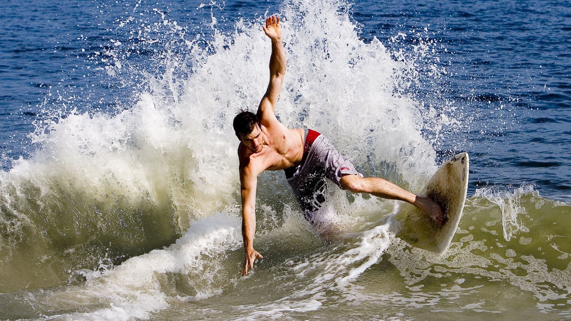 开云体育直播-绝境中的东方奇迹，中国险胜利物浦，凯恩惊艳四座改写足球叙事